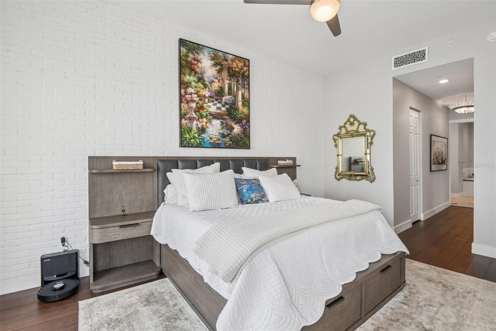 Image 21 of 51 For 1180 Gulf Boulevard 101