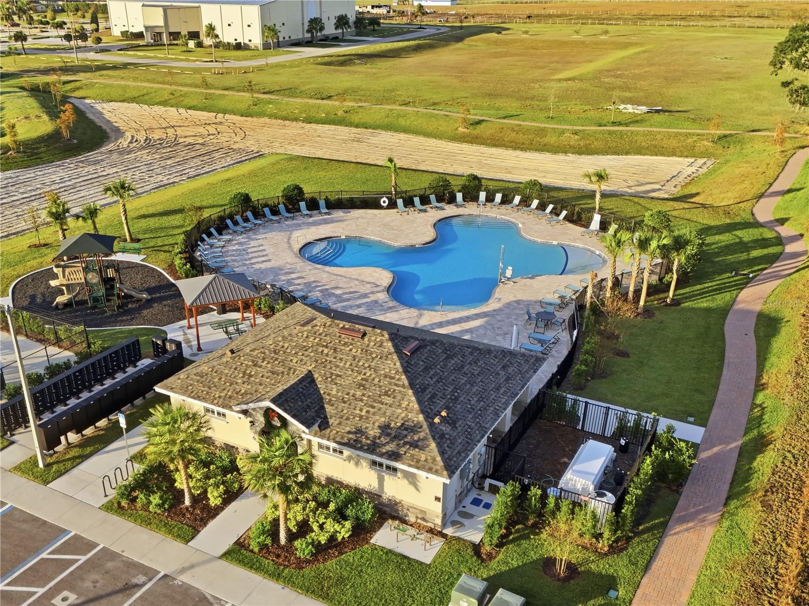 Image 24 of 30 For 4206 Hillock Boulevard