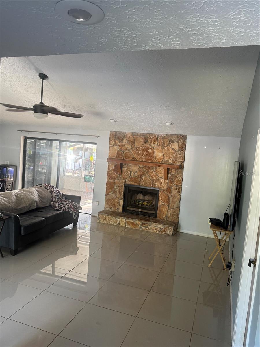 Image 4 of 35 For 2376 Windsor Oaks Avenue