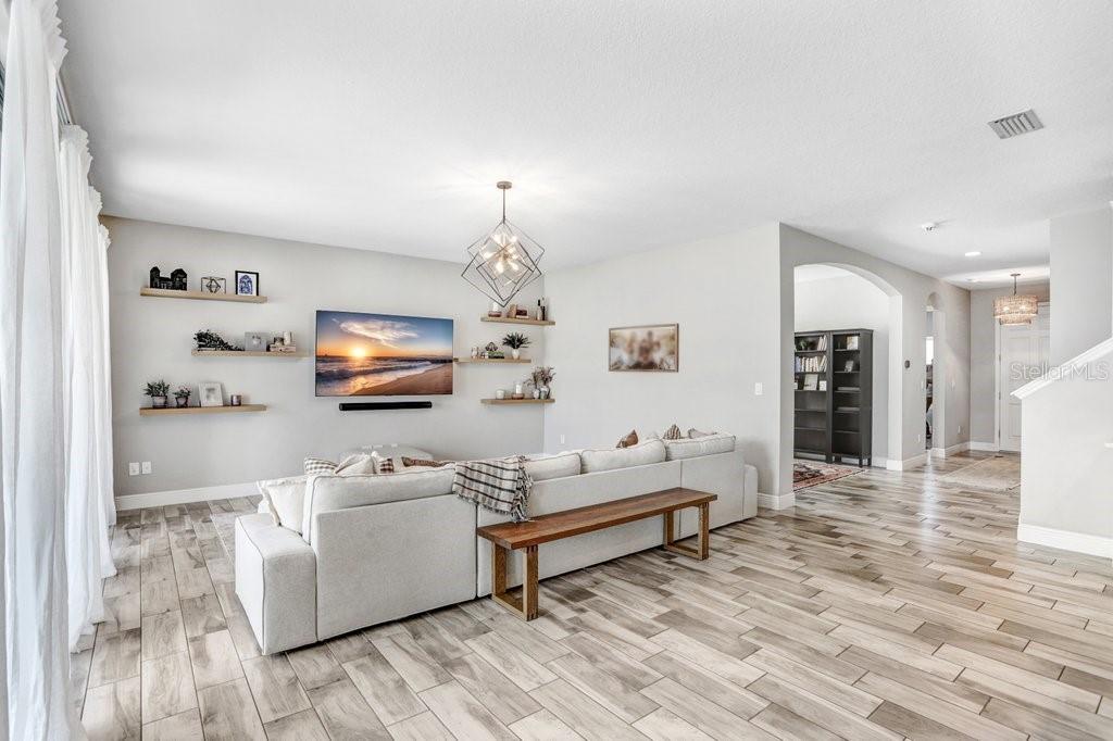 Image 5 of 51 For 11239 Fish Eagle Drive