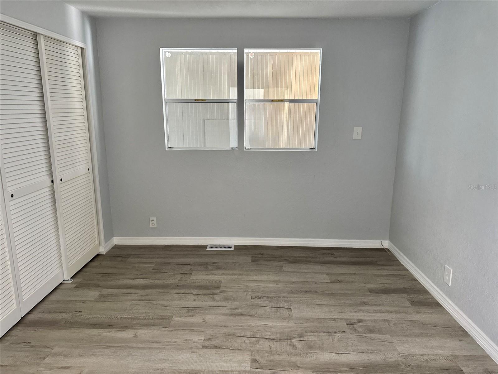 Image 17 of 31 For 460 Mount Oak Avenue Ne 745