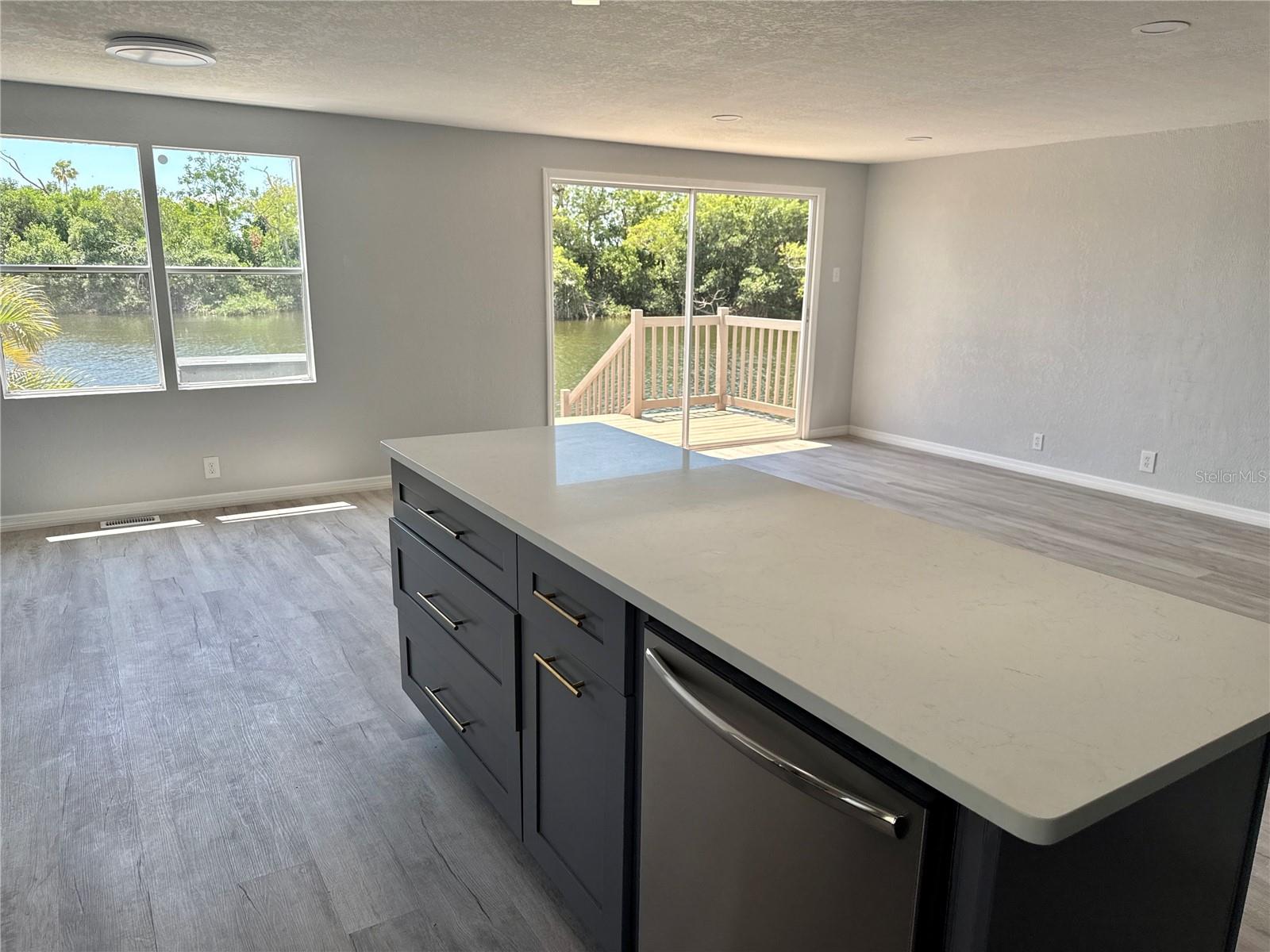 Image 5 of 31 For 460 Mount Oak Avenue Ne 745