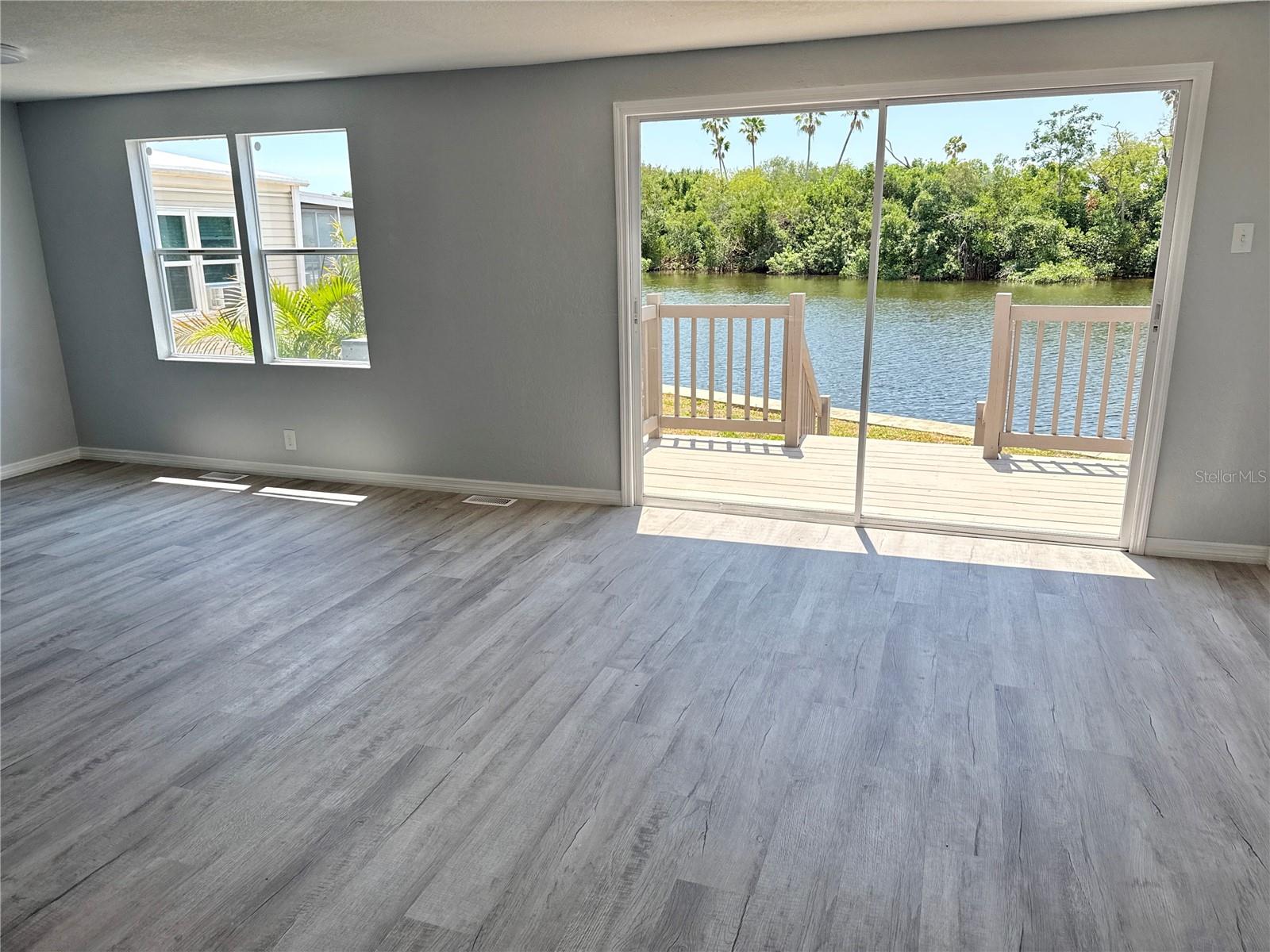Image 7 of 31 For 460 Mount Oak Avenue Ne 745