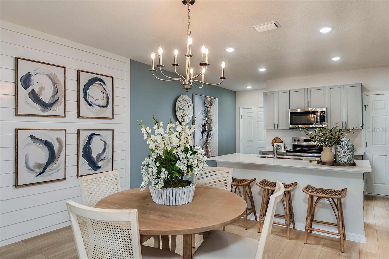 Image 13 of 25 For 4226 Hillock Boulevard