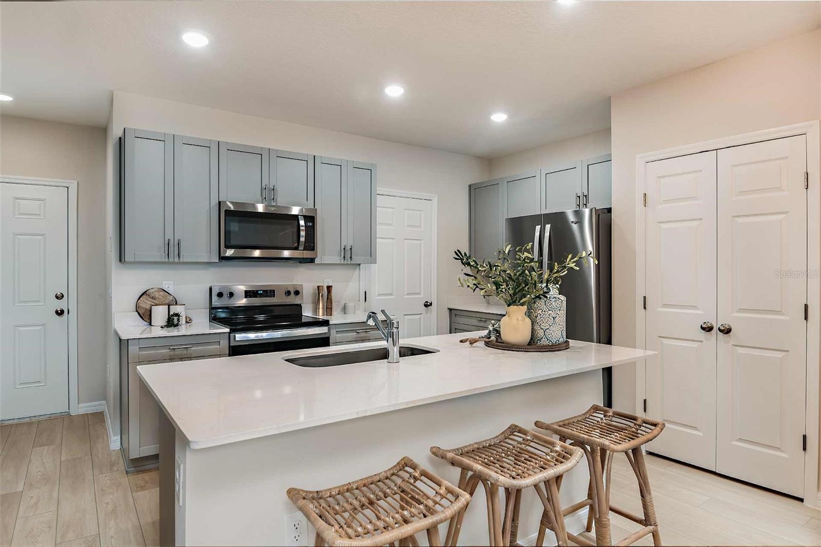 Image 2 of 25 For 4226 Hillock Boulevard