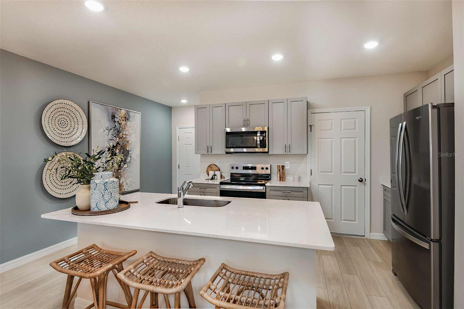 Image 9 of 25 For 4226 Hillock Boulevard