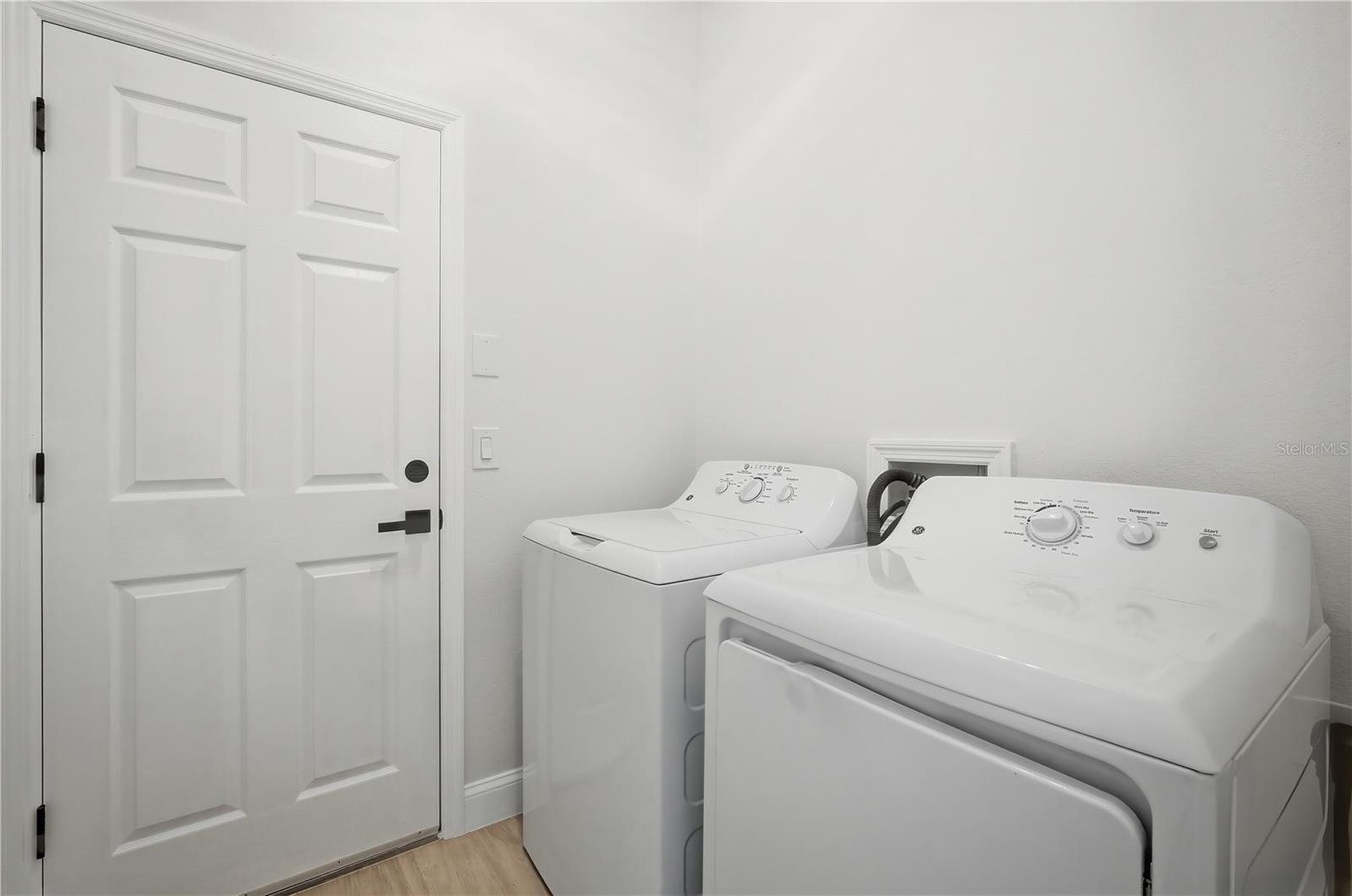 Image 18 of 27 For 7632 Armonk Lane