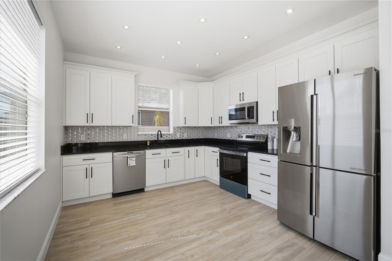 Image 7 of 27 For 7632 Armonk Lane