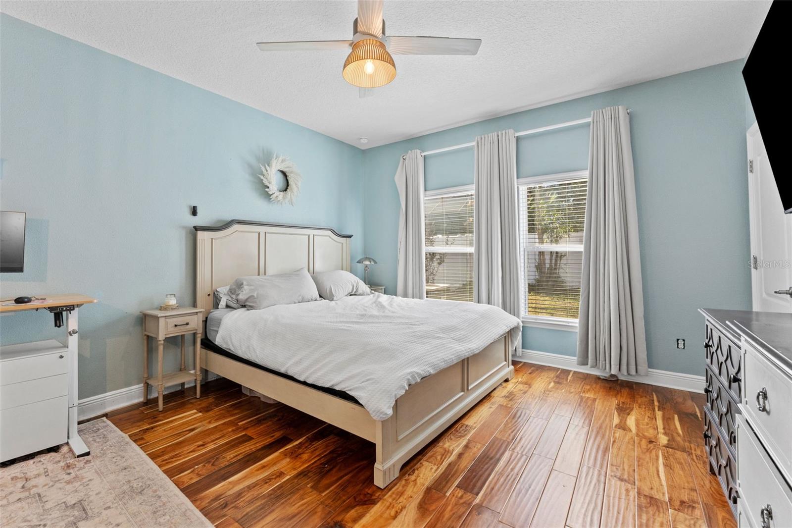 Listing photo id 16 for 2916 Winglewood Circle