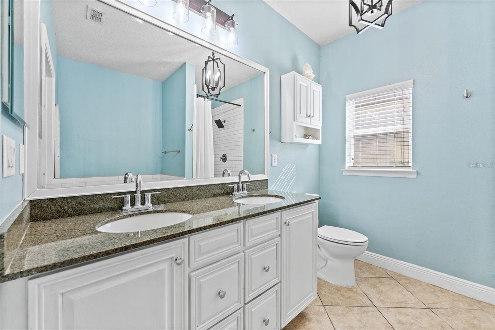 Listing photo id 19 for 2916 Winglewood Circle