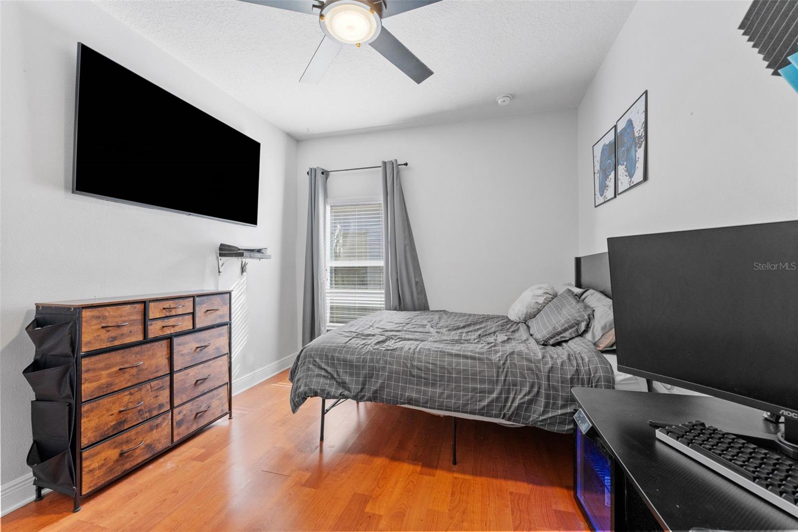 Listing photo id 24 for 2916 Winglewood Circle