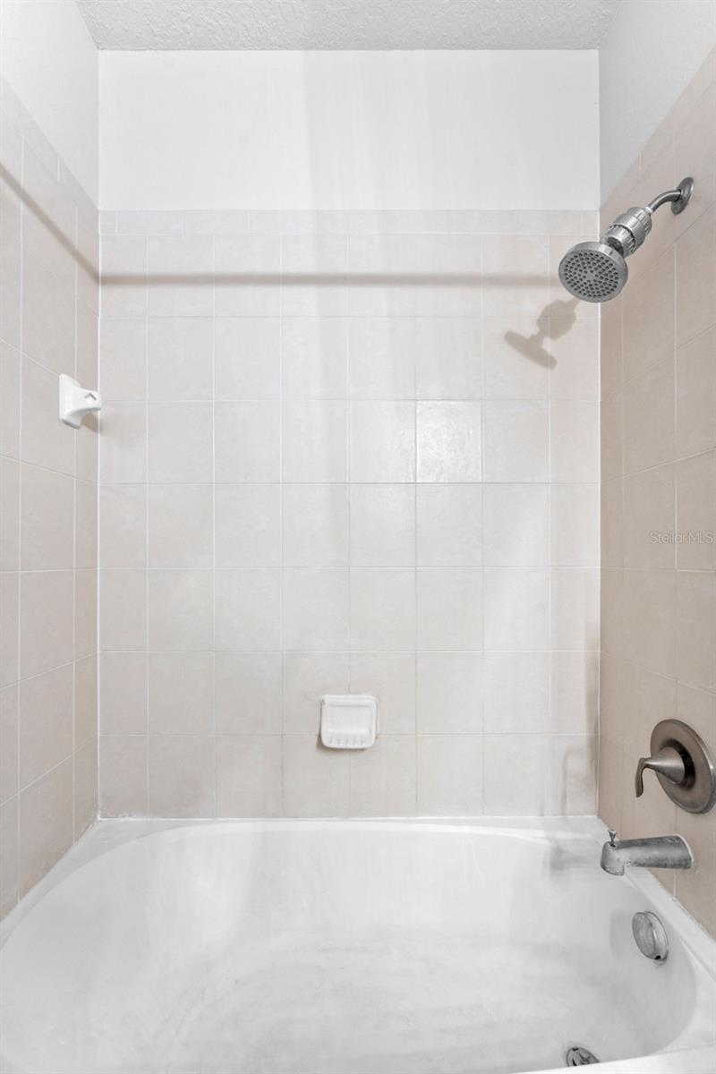 Listing photo id 26 for 2916 Winglewood Circle