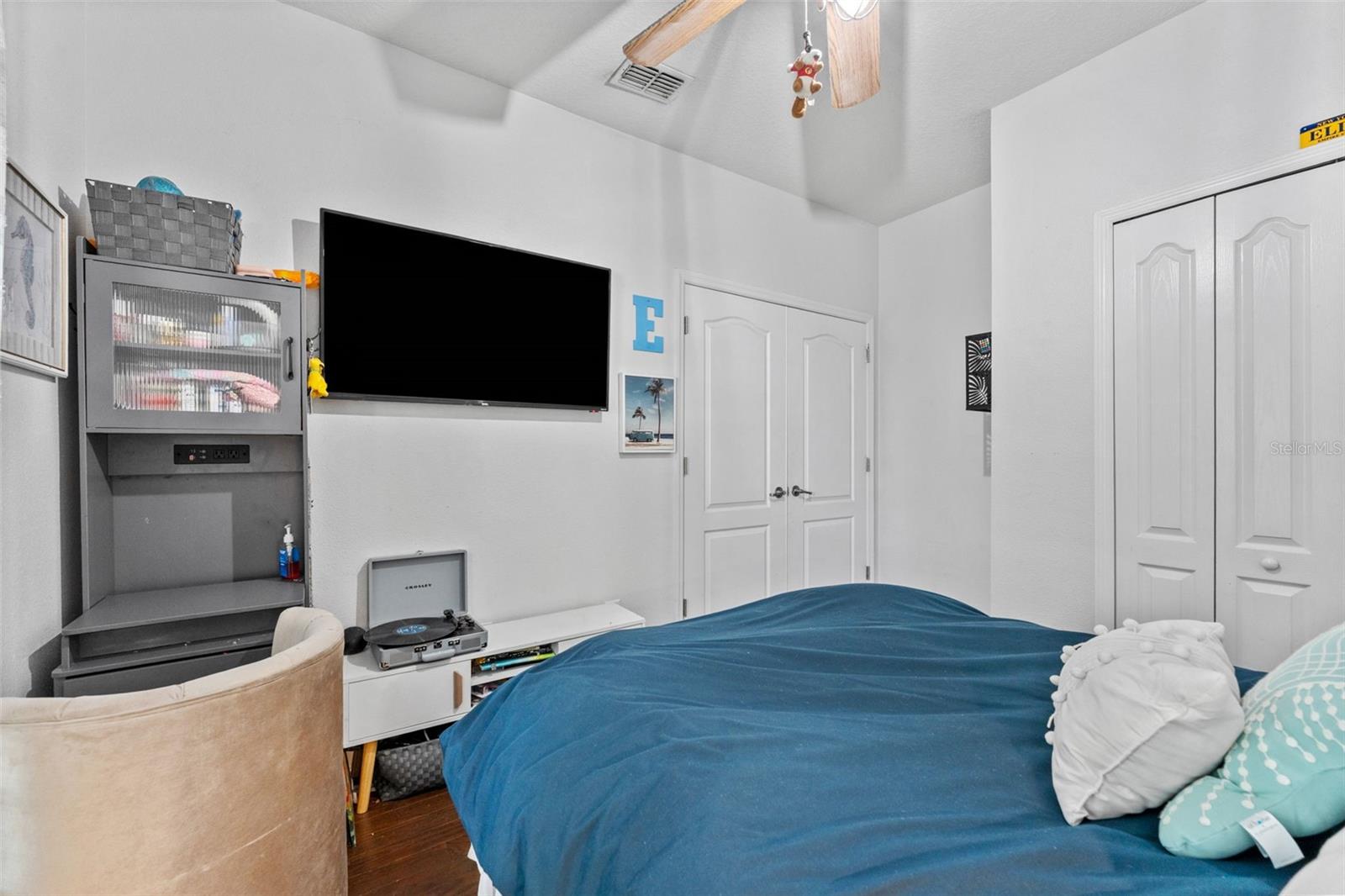 Listing photo id 28 for 2916 Winglewood Circle