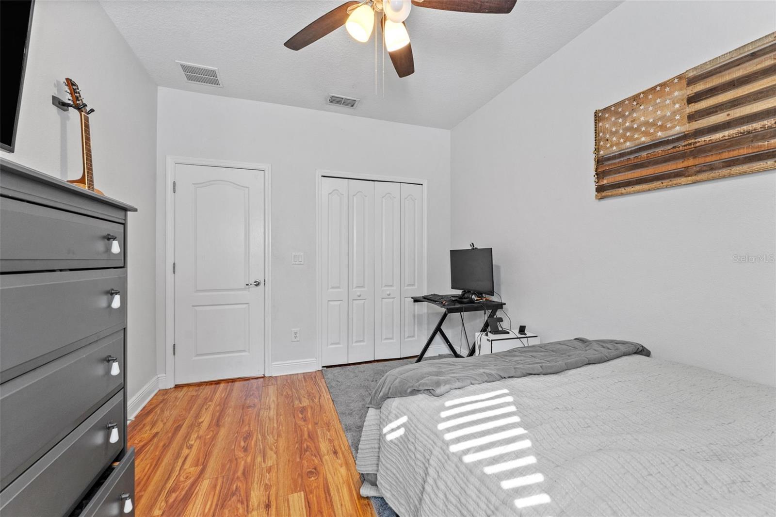 Listing photo id 30 for 2916 Winglewood Circle