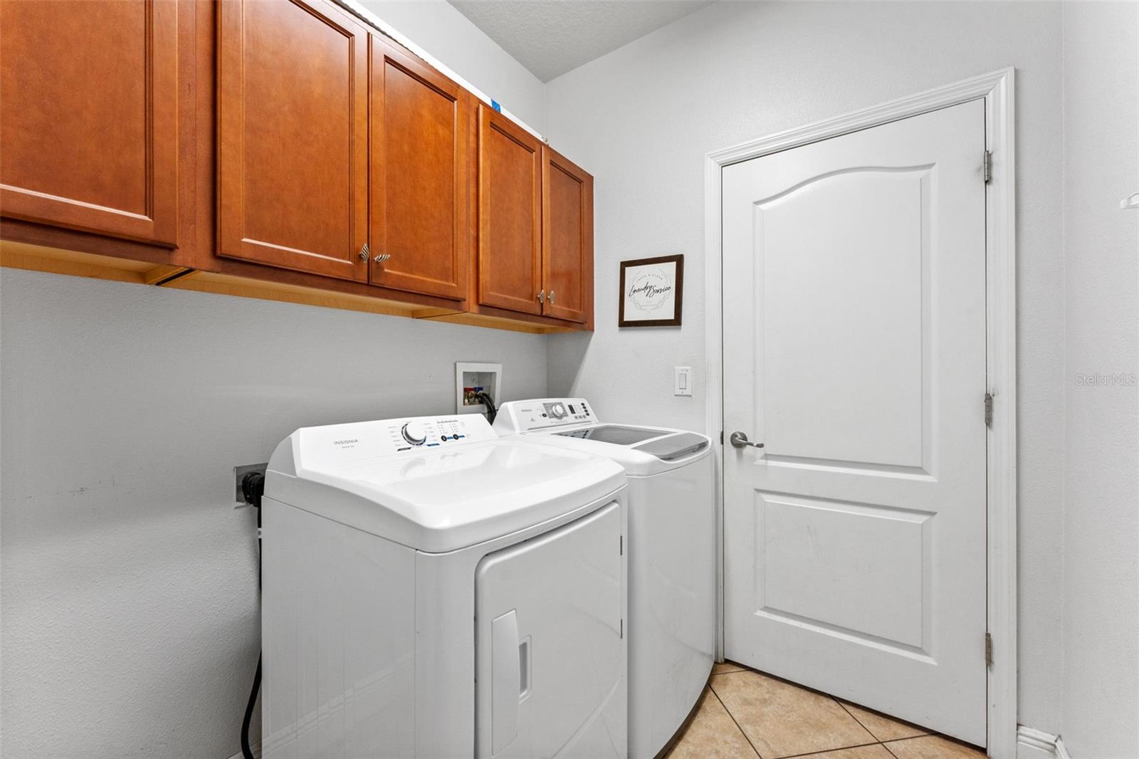 Listing photo id 33 for 2916 Winglewood Circle