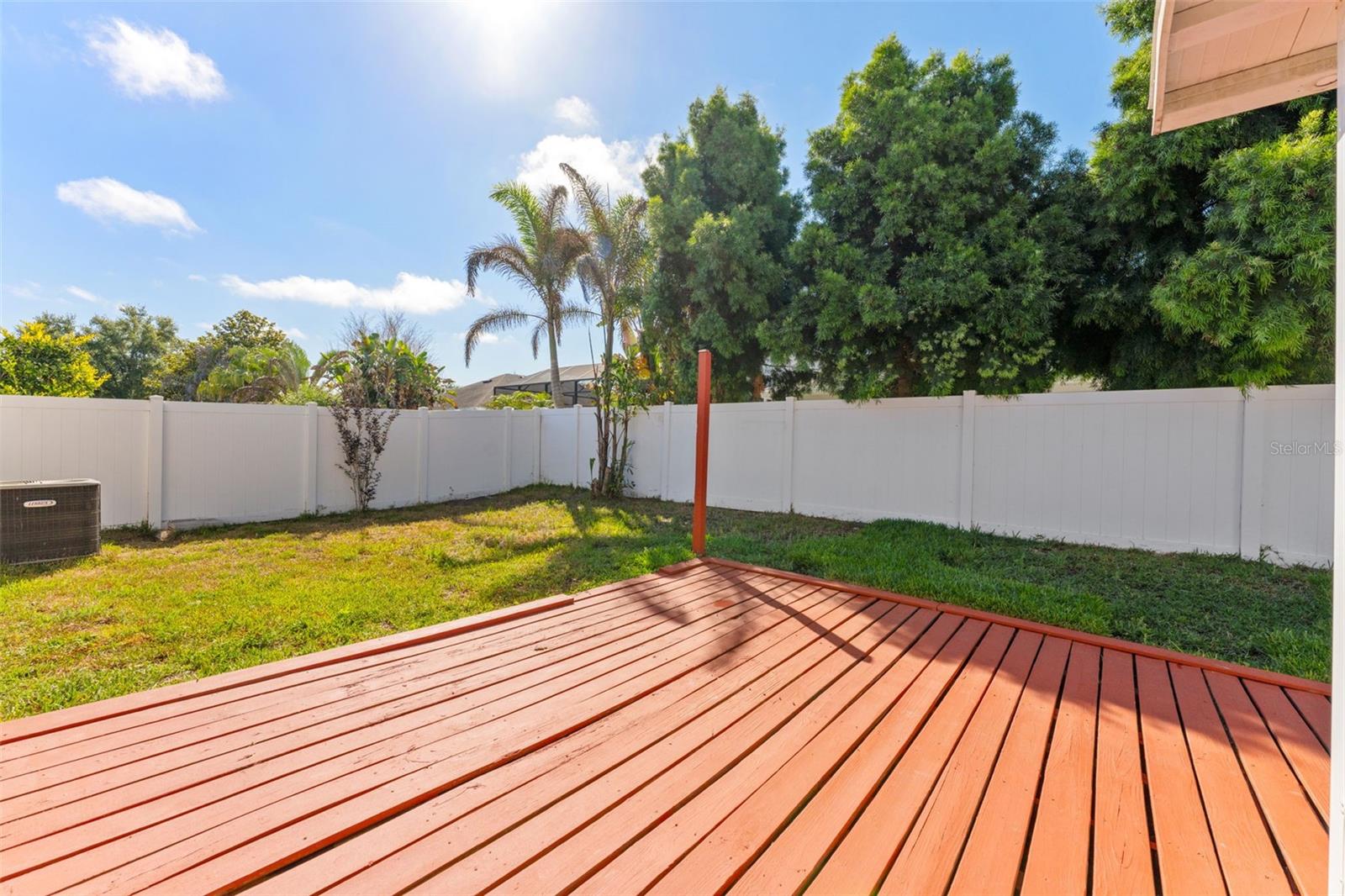 Listing photo id 38 for 2916 Winglewood Circle