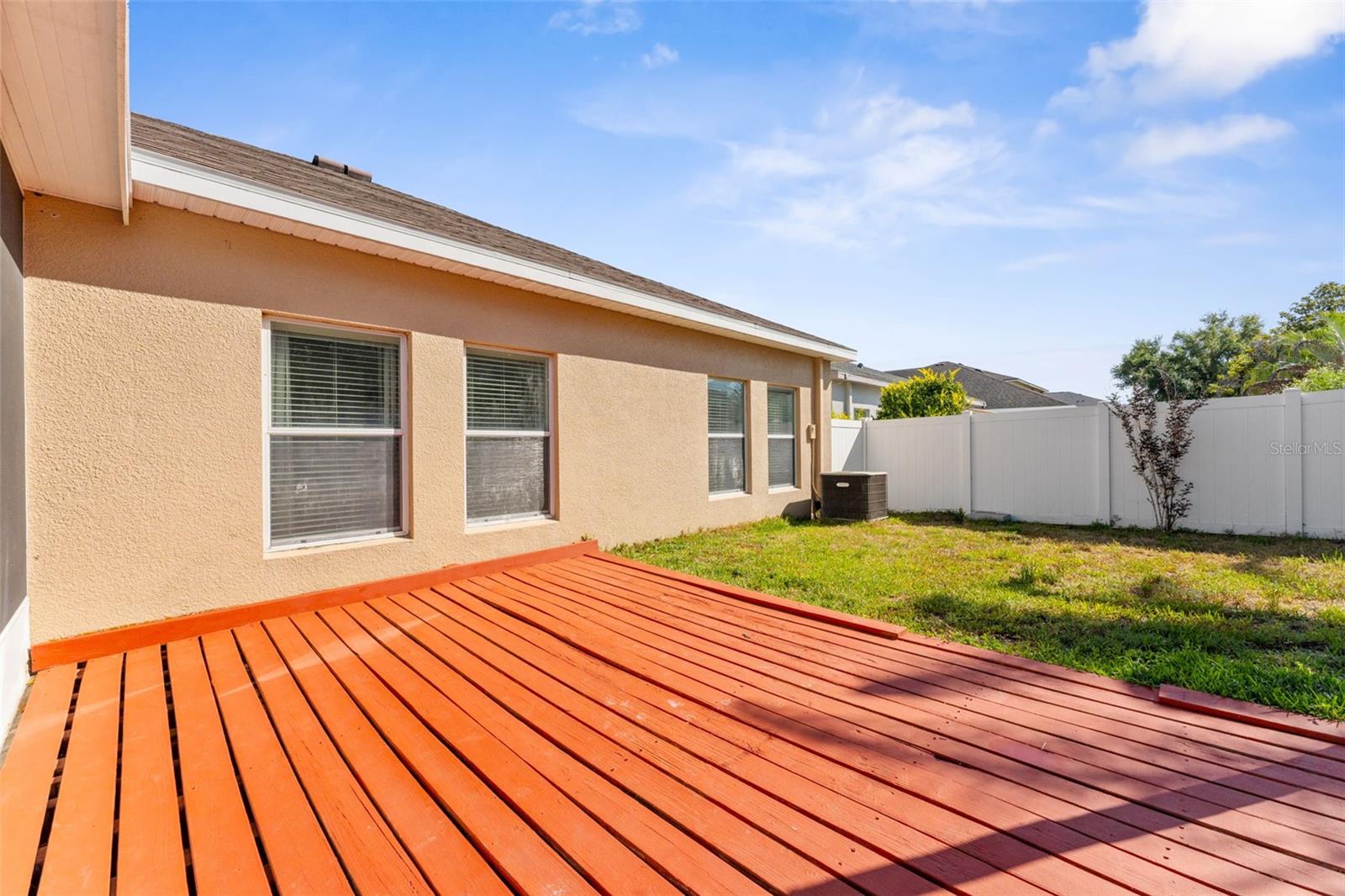 Listing photo id 39 for 2916 Winglewood Circle