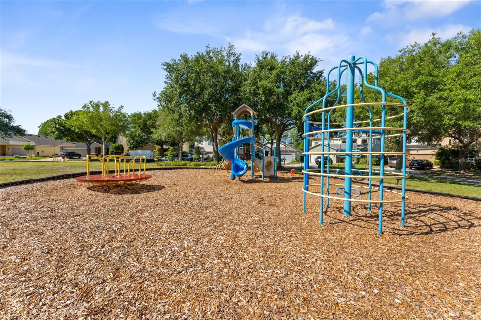 Listing photo id 43 for 2916 Winglewood Circle