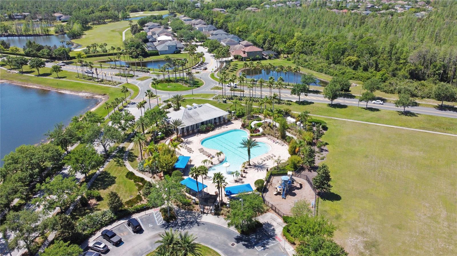 Listing photo id 48 for 2916 Winglewood Circle