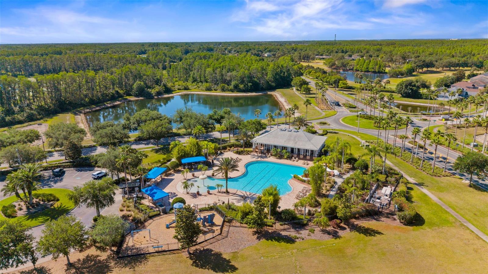 Listing photo id 60 for 2916 Winglewood Circle