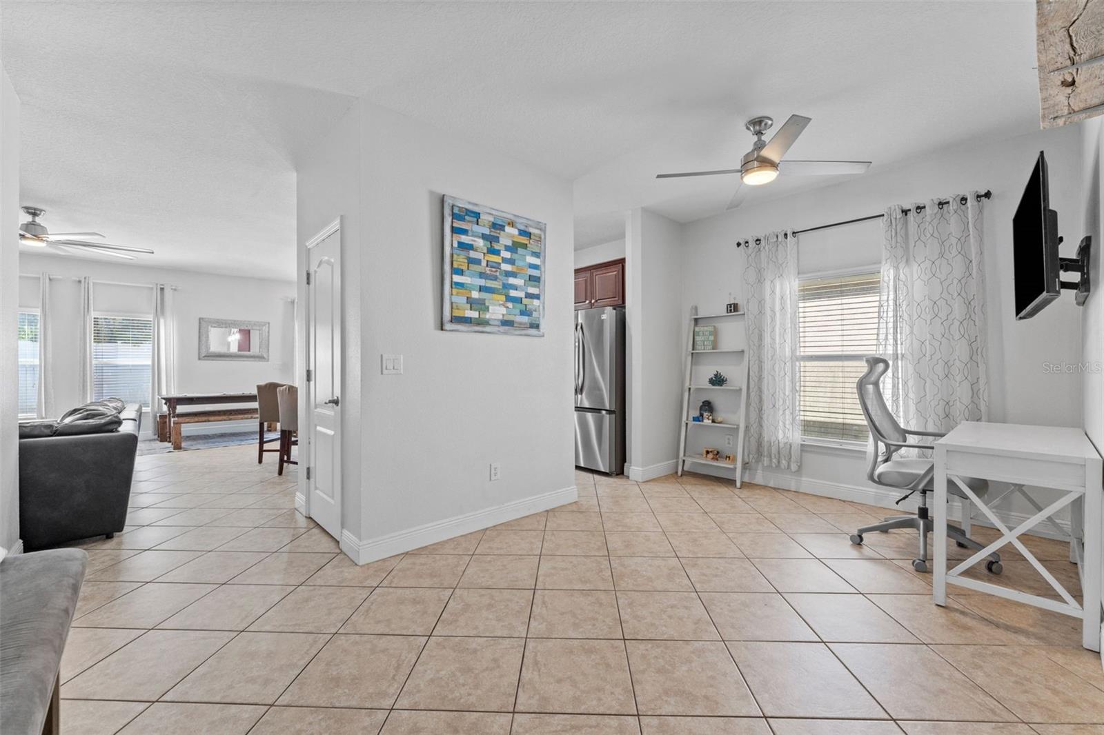 Listing photo id 5 for 2916 Winglewood Circle