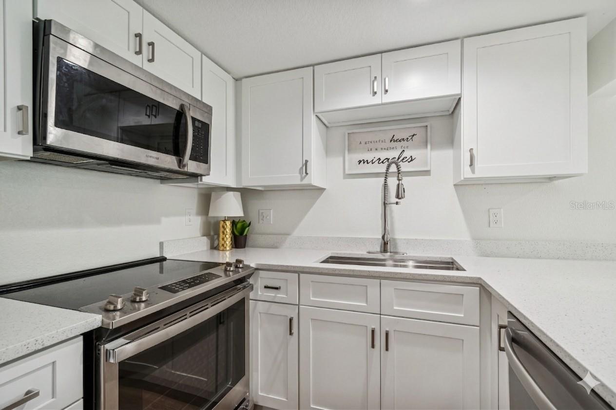 Image 13 of 40 For 718 Haven Place 718