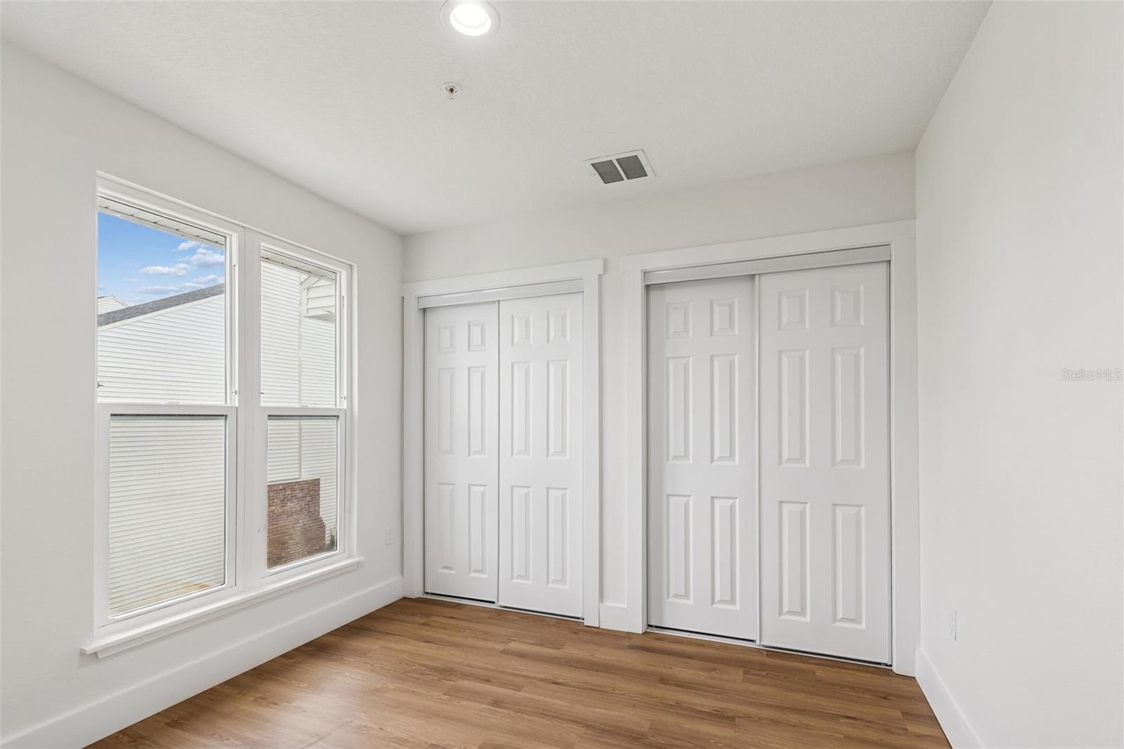 Image 18 of 40 For 718 Haven Place 718