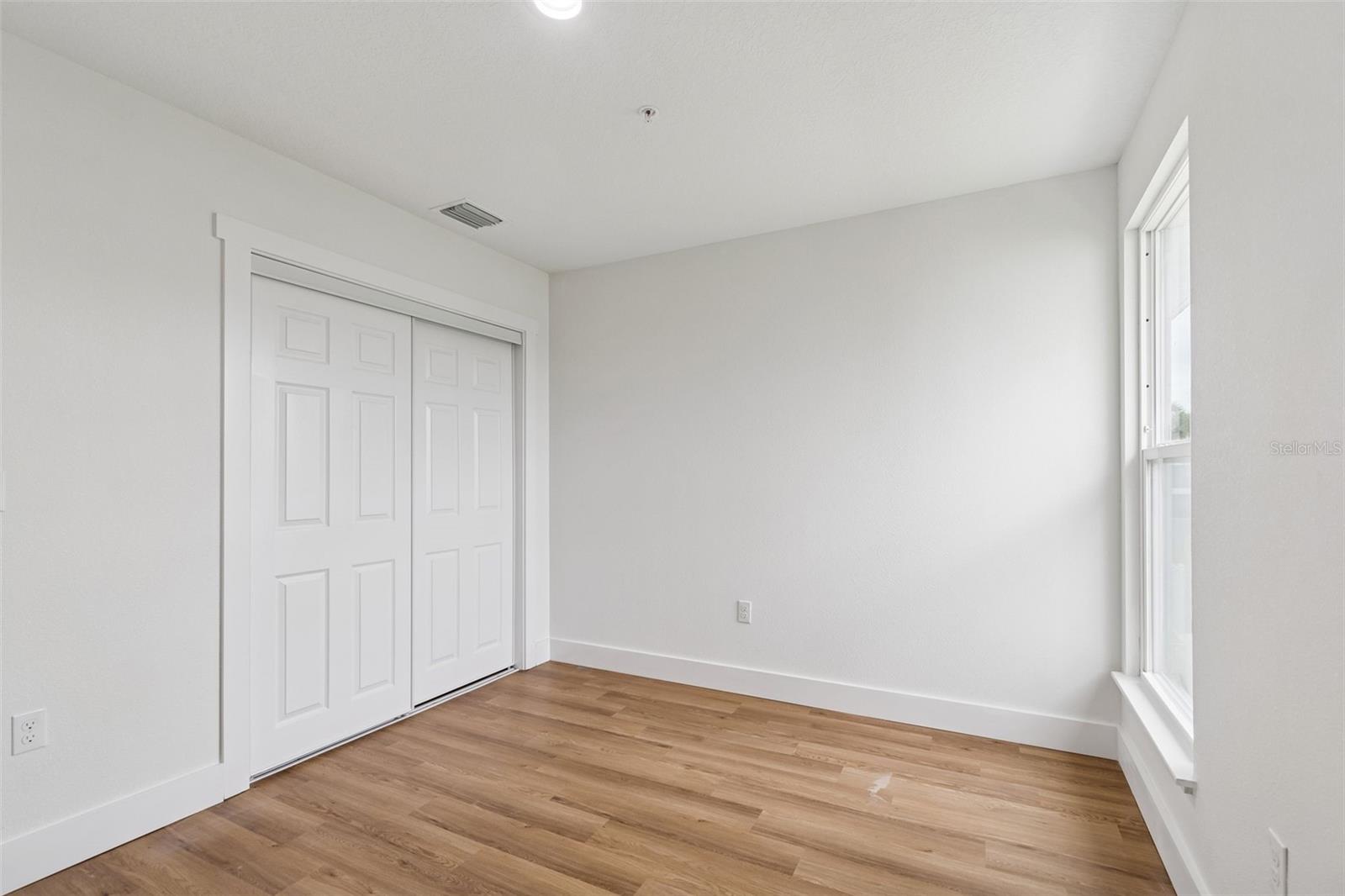 Image 22 of 40 For 718 Haven Place 718