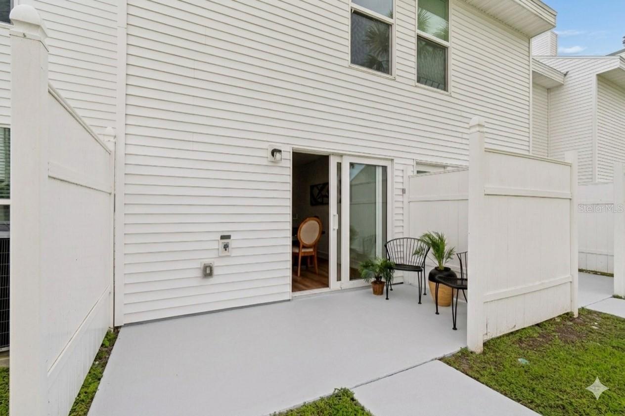 Image 25 of 40 For 718 Haven Place 718