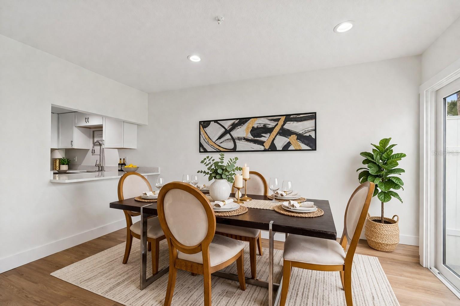 Image 3 of 40 For 718 Haven Place 718