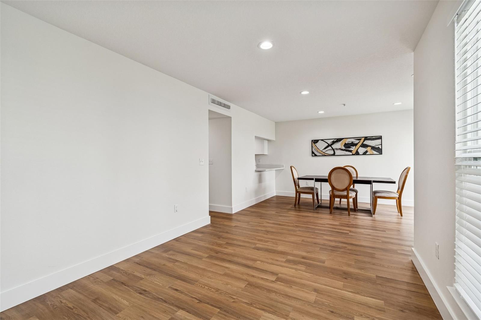 Image 32 of 40 For 718 Haven Place 718