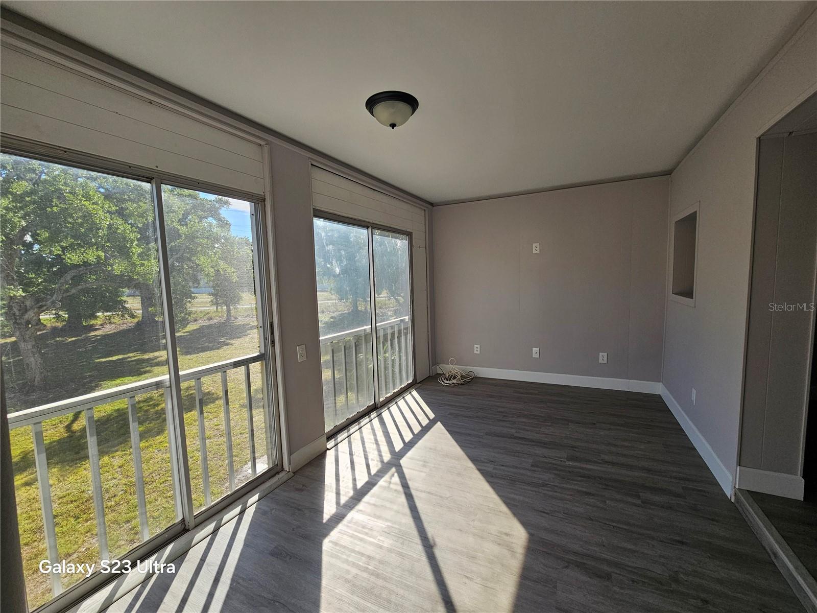 Image 11 of 69 For 2464 Australia Way E 46