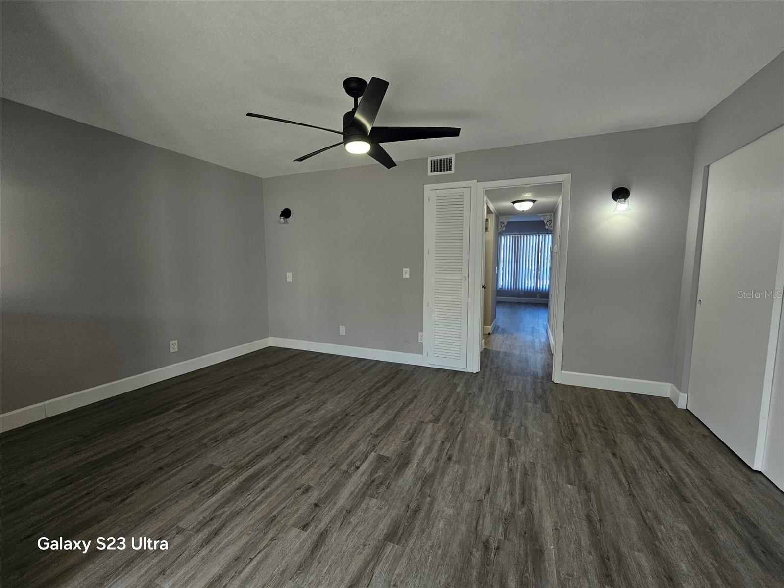Image 13 of 69 For 2464 Australia Way E 46