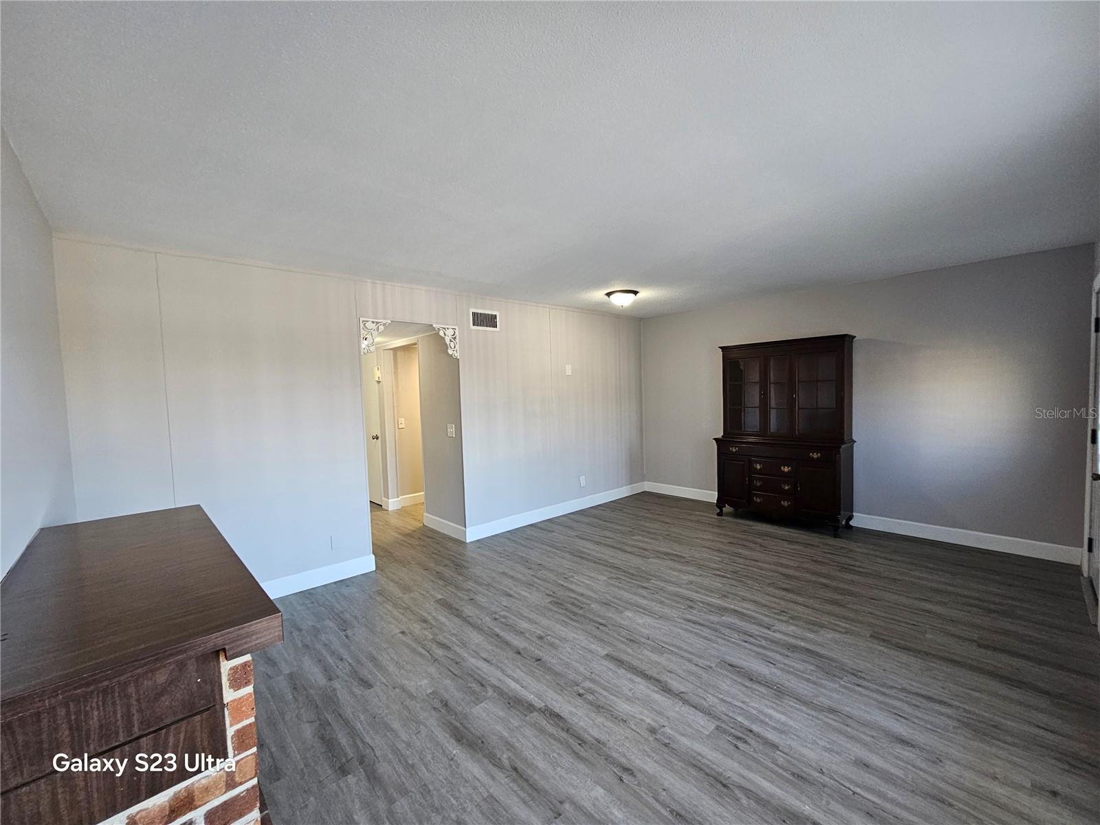 Image 22 of 69 For 2464 Australia Way E 46