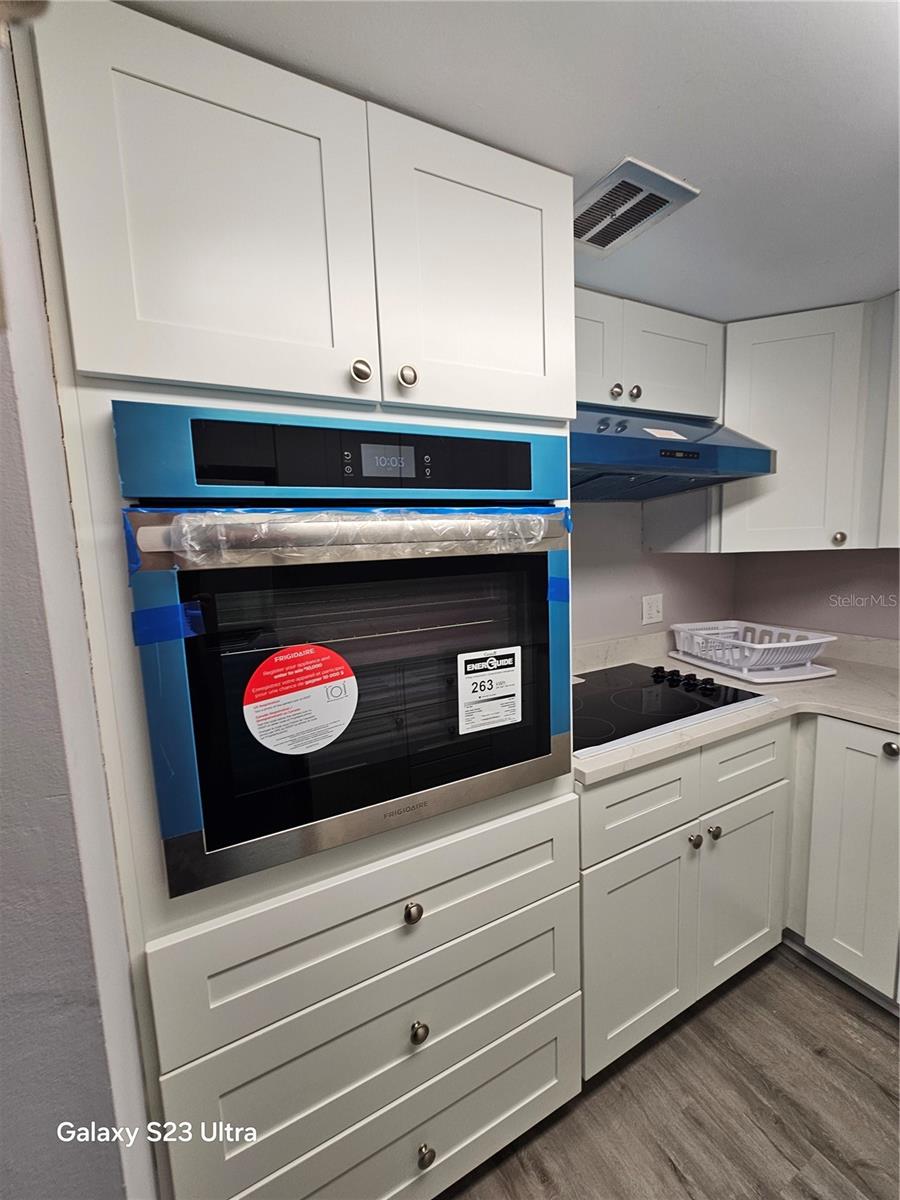 Image 5 of 69 For 2464 Australia Way E 46