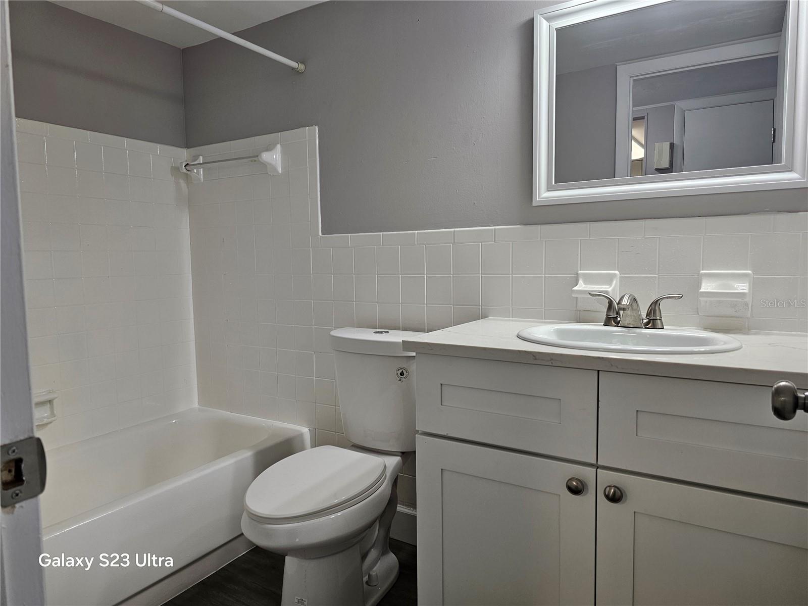Image 6 of 69 For 2464 Australia Way E 46