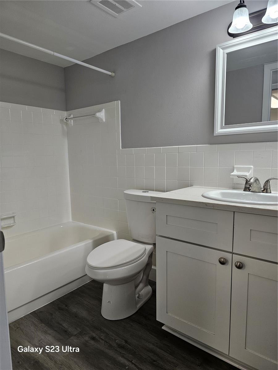 Image 7 of 69 For 2464 Australia Way E 46