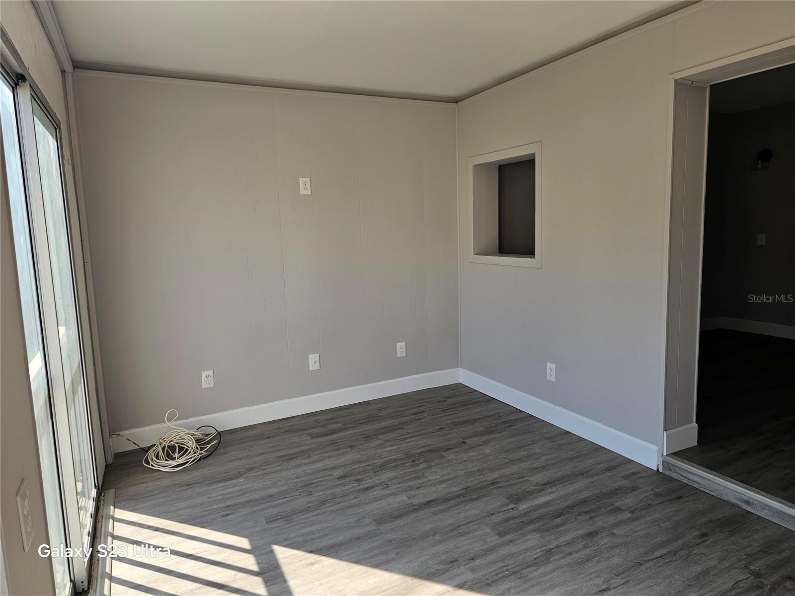 Image 9 of 69 For 2464 Australia Way E 46