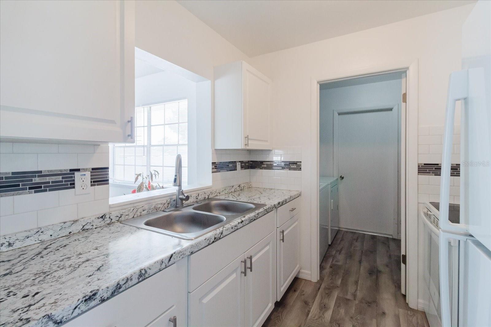 Image 10 of 33 For 12526 Elgin Boulevard