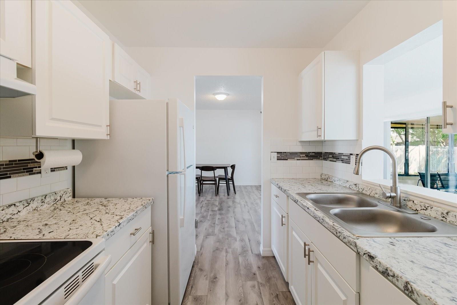 Image 12 of 33 For 12526 Elgin Boulevard