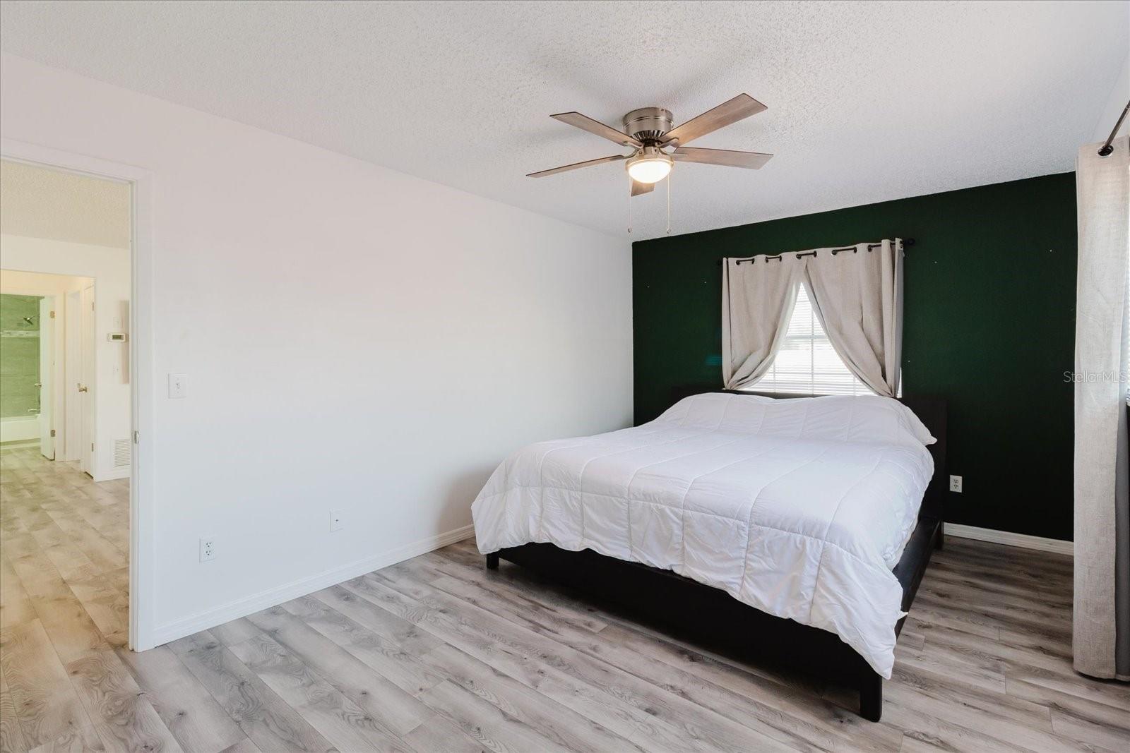 Image 18 of 33 For 12526 Elgin Boulevard