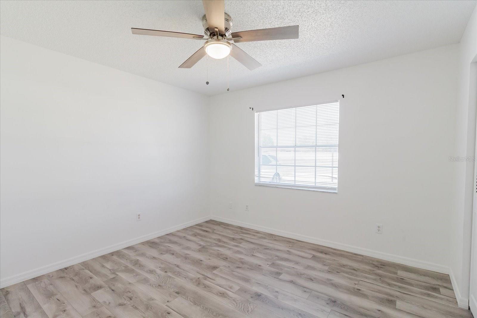 Image 21 of 33 For 12526 Elgin Boulevard