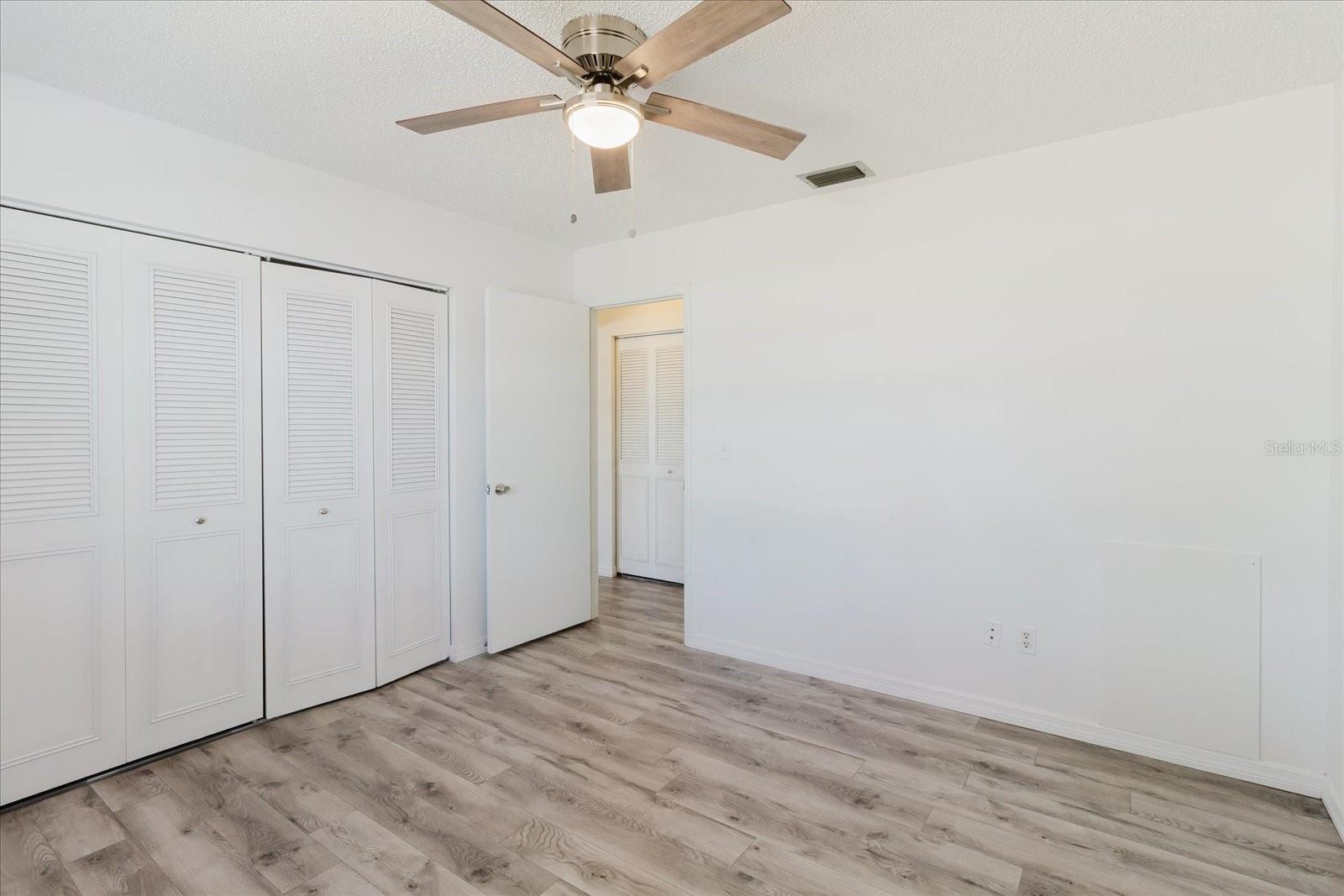 Image 22 of 33 For 12526 Elgin Boulevard