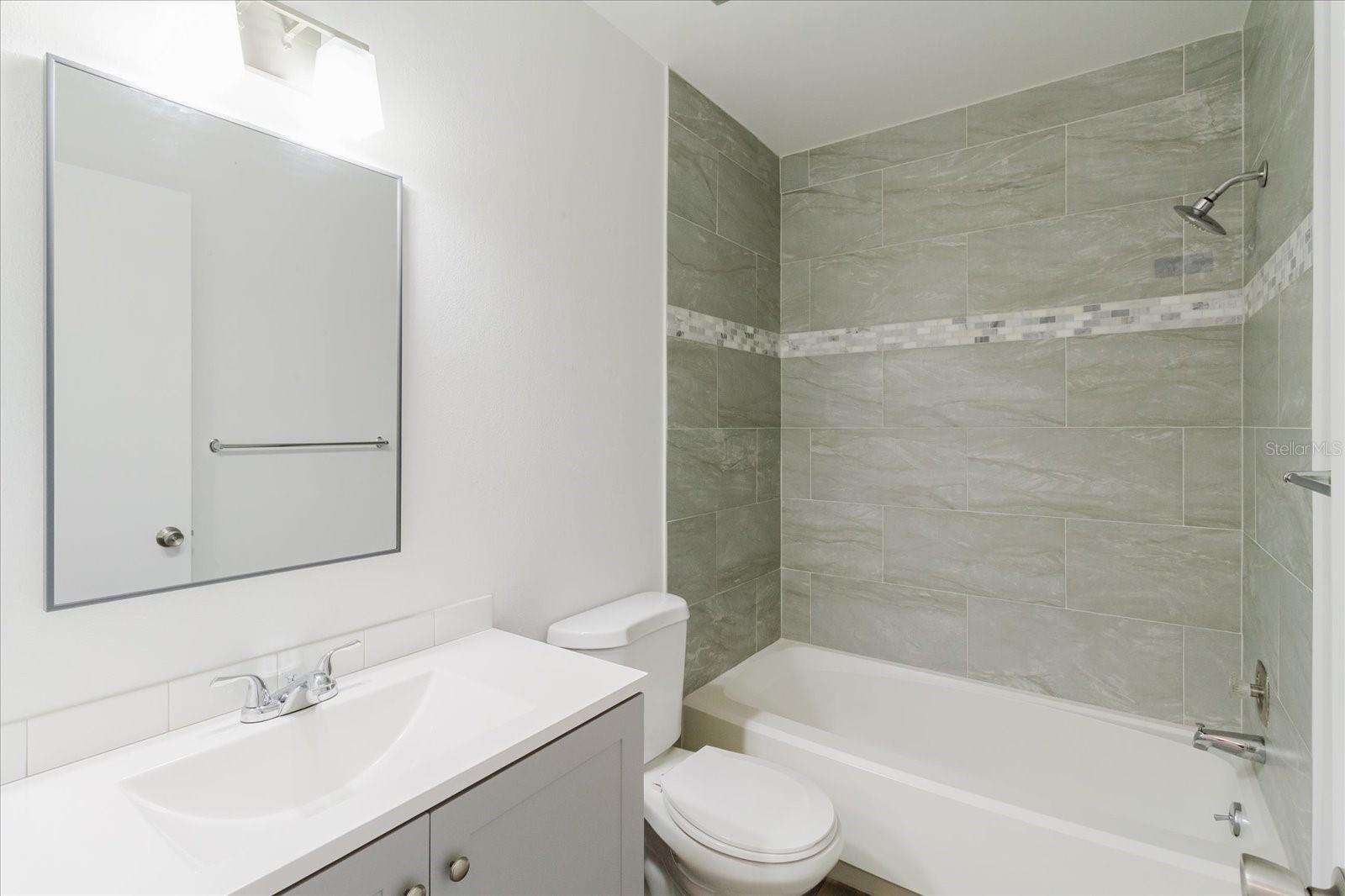 Image 23 of 33 For 12526 Elgin Boulevard