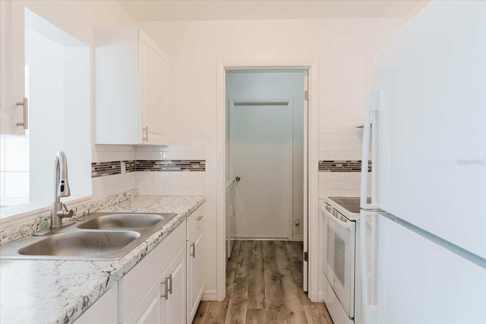 Image 9 of 33 For 12526 Elgin Boulevard