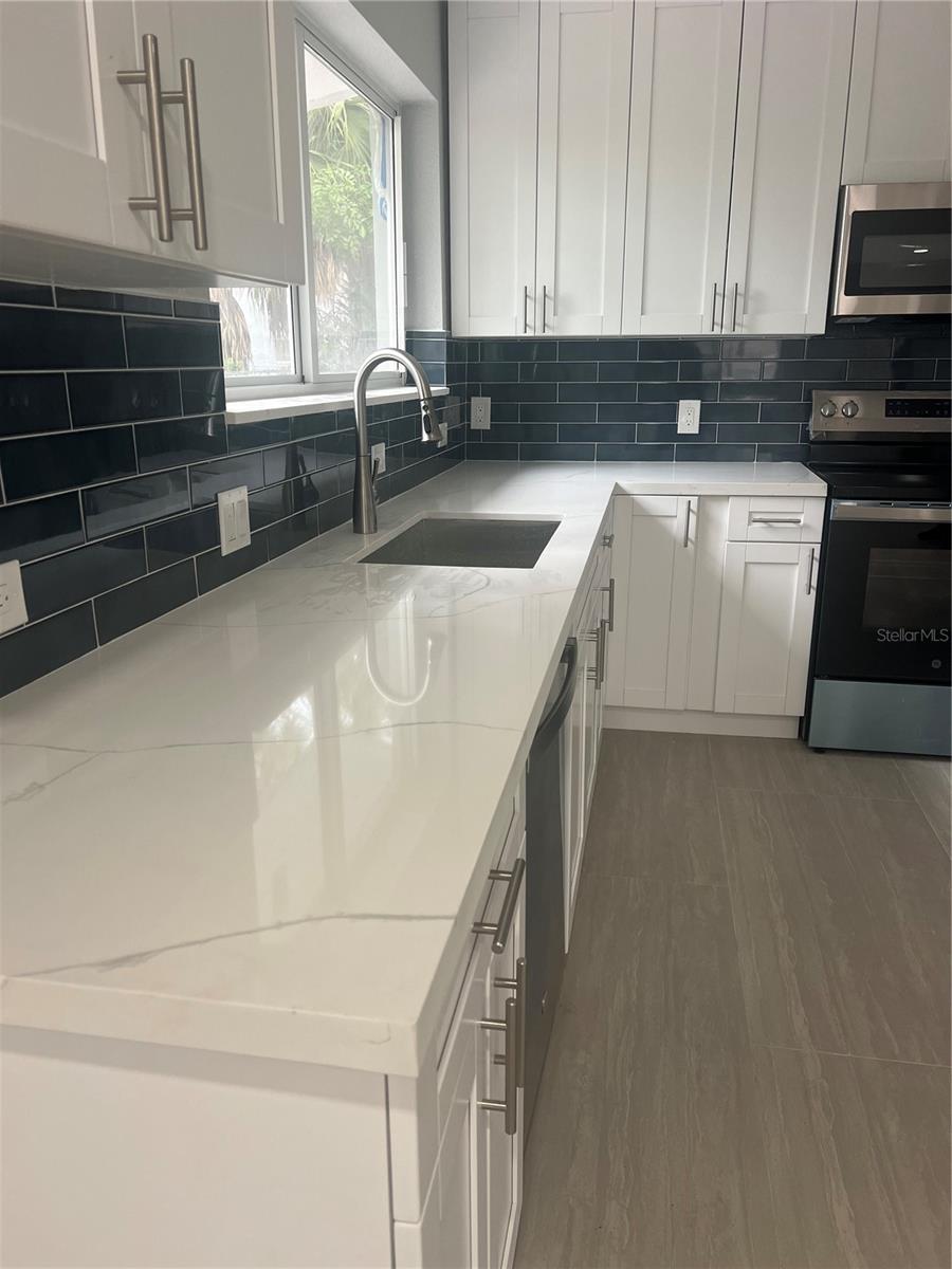 Image 7 of 25 For 836 2nd Terrace