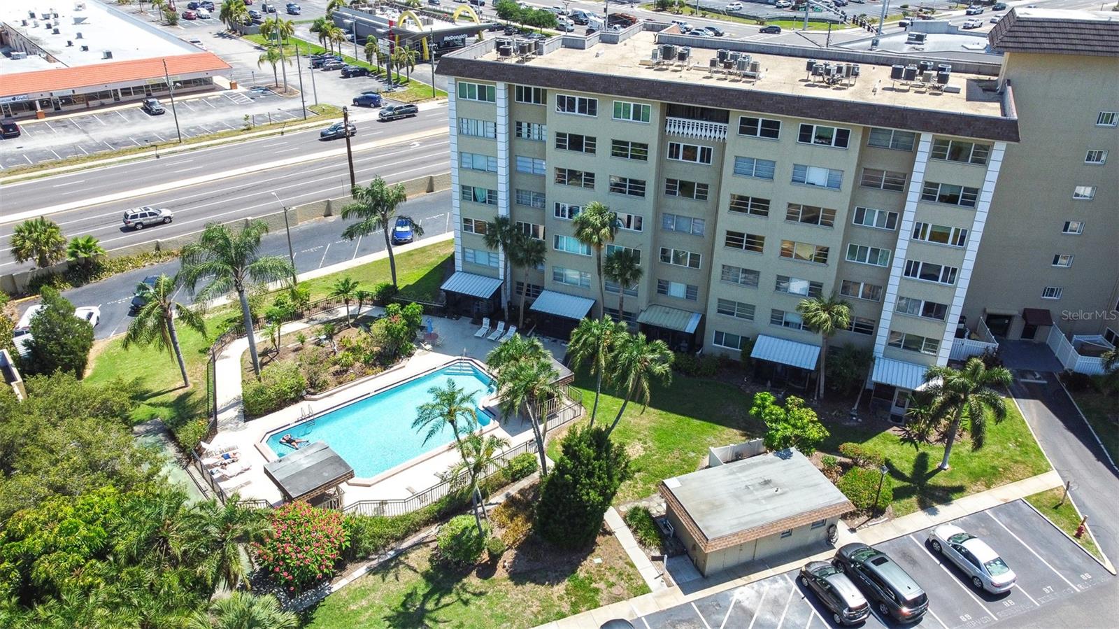 Image 10 of 61 For 8950 Park Boulevard 609