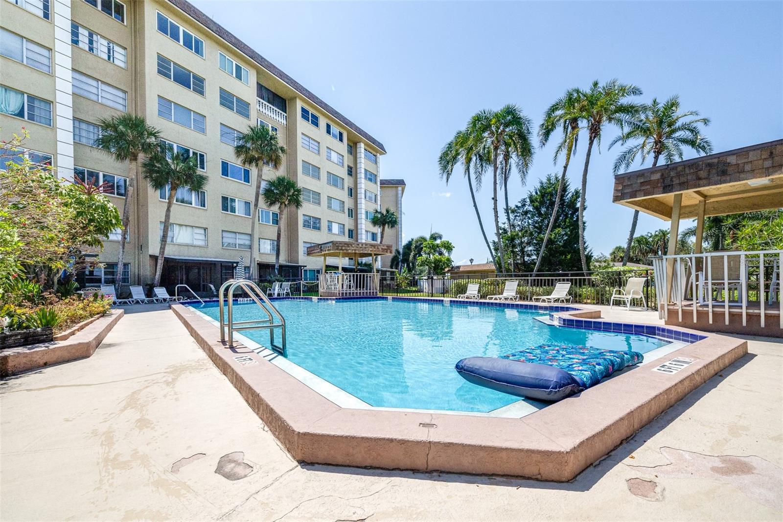Image 11 of 61 For 8950 Park Boulevard 609