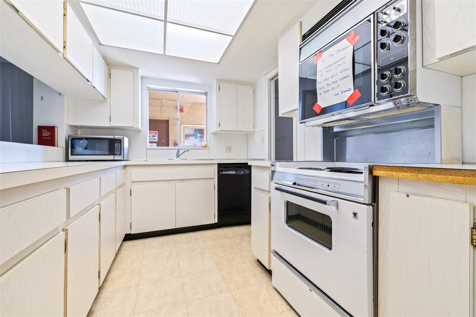Image 16 of 61 For 8950 Park Boulevard 609