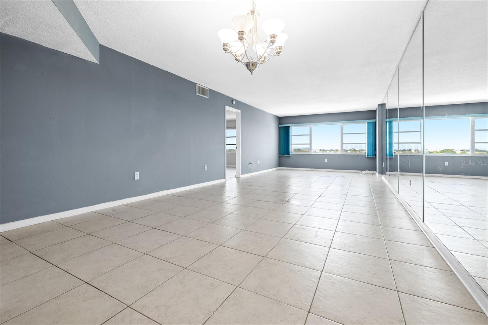 Image 35 of 61 For 8950 Park Boulevard 609